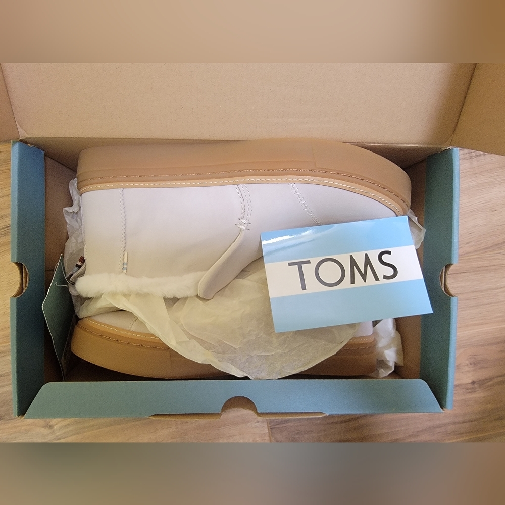 TOMS Women's Paxton Mid Top Boots Cream Suede with Faux Fur Size 8 - Picture 11 of 12